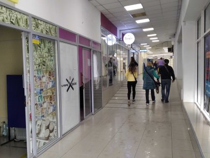 8  кв.м на 1 поверсі  в ТЦ АТБ Сокаль, вигідна оренда, без комісії