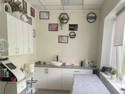 Аренда рабочего места в салоне красоты Великодолинське