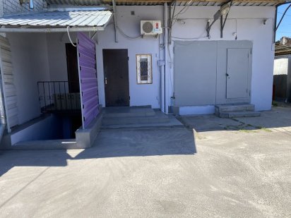 Сдам возле КОННОГО РЫНКА подвальное помещение 36кв Степная