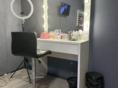 Место бровиста/визажиста Степная