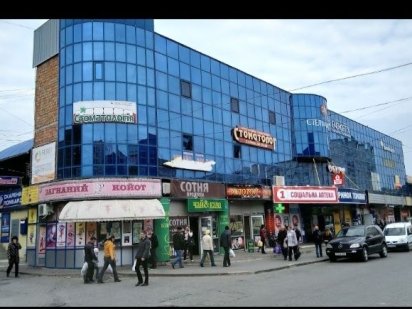 Здається приміщення на Ентузіастів 2а Черновцы