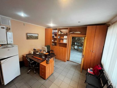 Приміщення   2 поверхи  Центральна частина міста Полтава