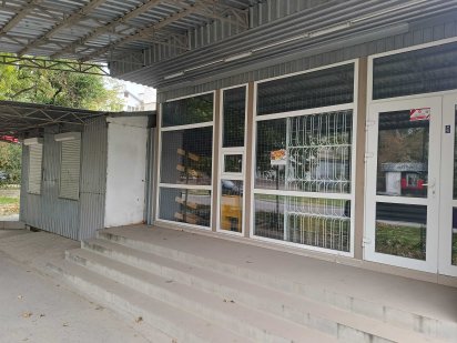 Сдаеться помещение 40 м.кв на хорошем пешеходном трафике по ул.Мира. Херсон