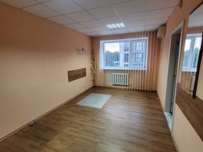 Оренда офісу на один  кабінет в центрі міста. Світло не вимикають. Полтава