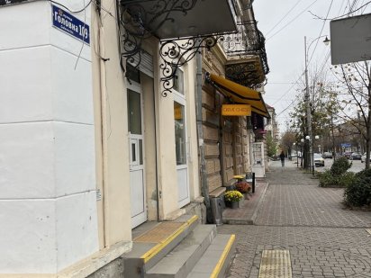 Оренда комерційного приміщення в центрі Чернівців, 75 м² Черновцы