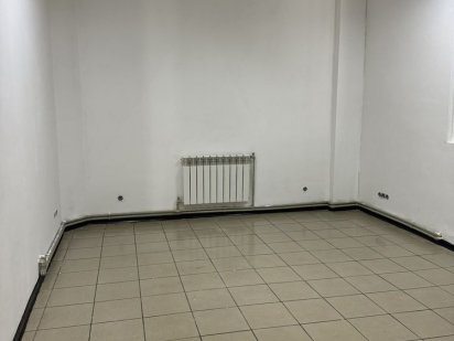 Кабінет опенспейс в салоні краси не мебльований. Вул. Сірка Сумы