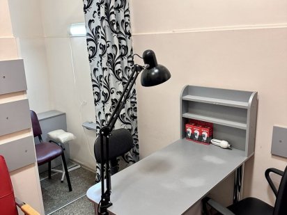 Здам місце в салоні краси Суми