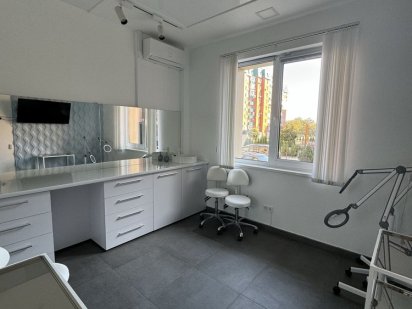 Оренда готової кліники Чернівці Черновцы