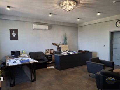 Офісні приміщення в центрі  міста Черновцы