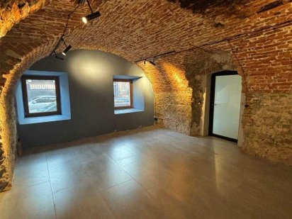 Здається в оренду приміщення по вул. Волошина 43. Ужгород