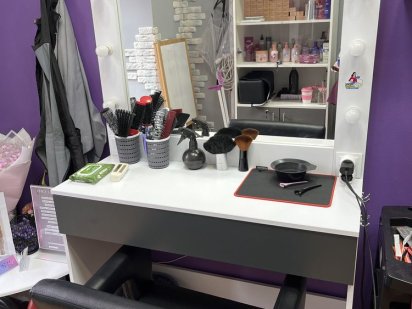 Оренда перукарського місця, манікюр, педикюр, бровіст Полтава