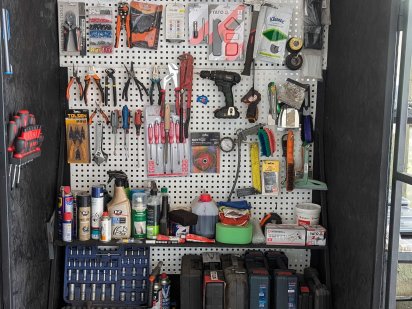 Погодинна\подобова оренда боксу, гараж з інструментом. Ужгород