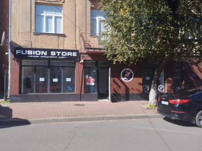 Здається торгово-офісне приміщення, вул. Капушанська Код: 21431 Ужгород