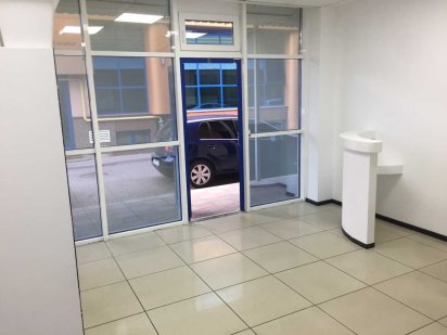 Здається Приміщення з окремим входом по вул. Ентузіастів. Чернівці