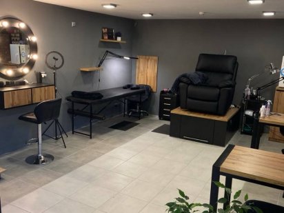 Вакансія оренда місця манікюр лешмейкер бровіст візажист Черновцы