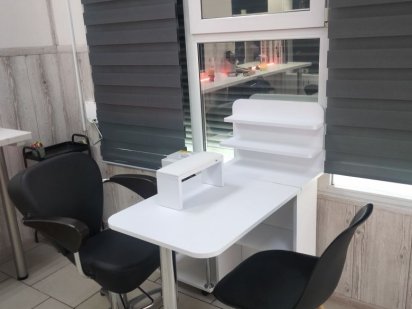 Здається місце для майстра манікюру Полтава