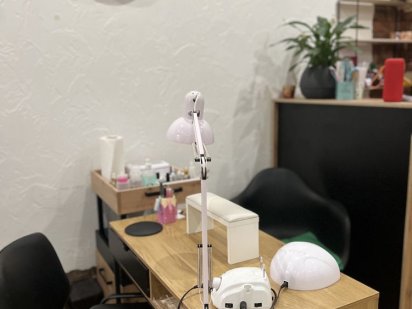 Здається робоче місце в салоні Чернівці