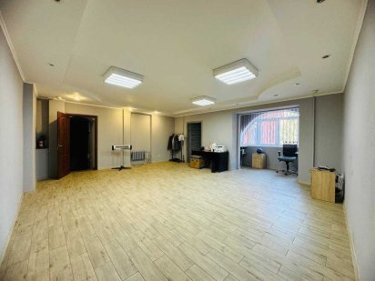 Оренда приміщень в центрі 110м² 250грн/м² Рівне