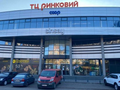 Оренда фасадного приміщення в ТЦ "Ринковий" Н. Сотні 30 (центр міста) Черкаси
