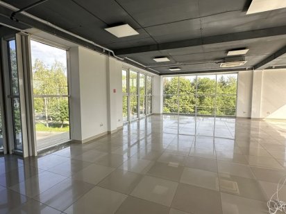 Здається в оренду приміщення на Комарова Чернівці