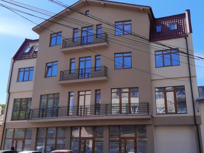 Офісне приміщення 285 м. кв. Швабська Ужгород