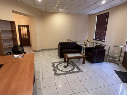 Оренда приміщення офісного приміщення в центрі Ужгород