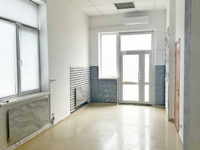 Оренда 25 кв метрів на 1 поверсі на Грушевського. Рівне