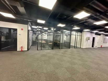 Офис с генератором, 2500 кв.м., метро Шулявка. ТРЦ COSMO MULTIMALL Київ