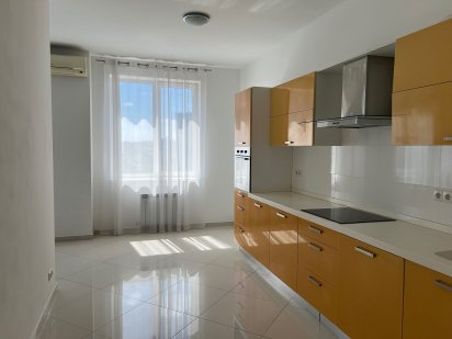 Здається під офіс 4 кімнатна кв вул Павлівська 26/41 Київ