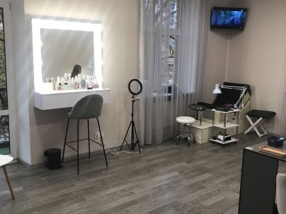 Окремий кабинет Шулявка-манік, салон, масаж, лікар, навчання,офіс Київ