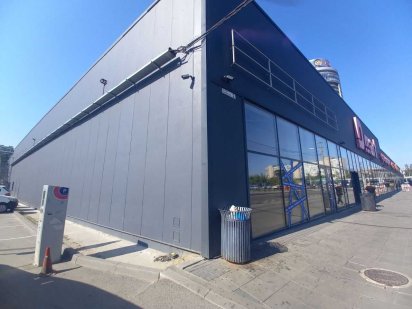 Помещение в центре, красная линия 1400 м2 Дніпро