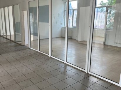 Сдам офис на ул.Ленинградской 680 м2 Дніпро