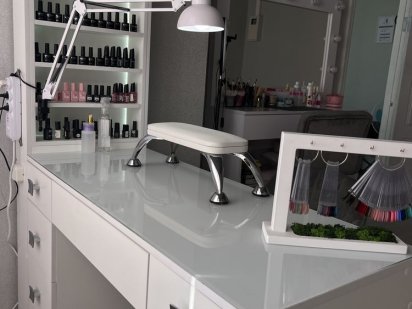 Оренда робочого місця для майстра манікюру в центрі міста Чернигов