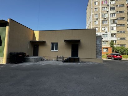 Магазин, офіс, склад - вул.Прикординника Лазаренка Черкаси