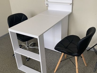 Робоче місце майстра манікюру, центр міста Житомир