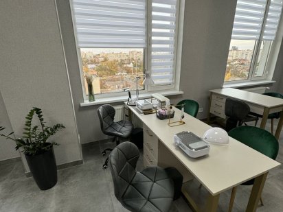 Оренда робочого місця манікюр/педикюр/візажист/бровист Винница