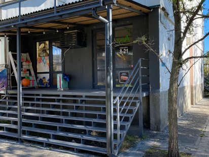 Комерційне приміщення в людному місці. Поруч базар, магазини, толока. Київ