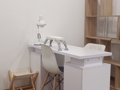 Аренда місця для майстра манікюра та педікюра Киев