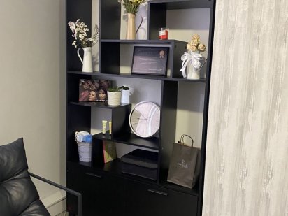 Суборенда місця для лайшмейкера , бровіста , візажиста, перукаря Житомир