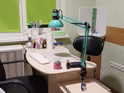 Здам в оренду місце майстра манікюру на ПЕРЕМОЗІ 2 Дніпро