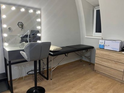 Оренда для (бровіста/ візажиста/ стиліста/ майстра нігтьового сервіс) Дніпро