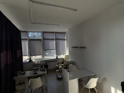 Здається в оренду робоче місце для майстра манікюру Житомир