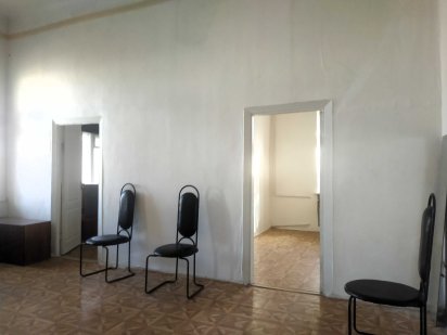 Сдам помещение 8 комнат можно под офис или жилье. Дніпро