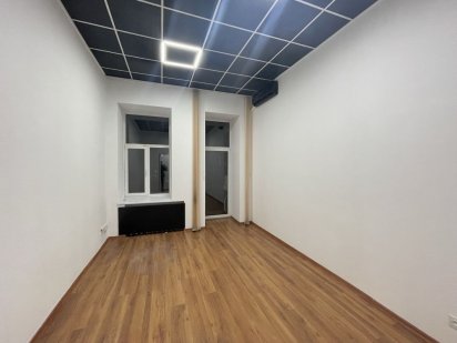 Сдам отличный офис с балконом 21,1 кв.м. Центр города Дніпро