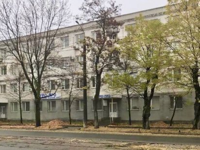 Аренда здания 1860м2  на Героев Сталинграда 100грн/м Дніпро