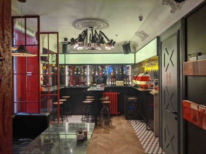 Аренда фудбар с мебелью и оборудование 60м2 Институтская Центр Киев