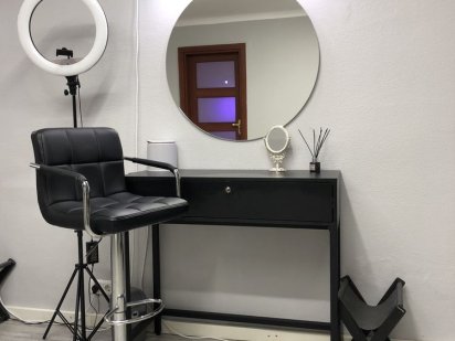 Місце бровіста/візажиста..Аренда место бровиста Київ