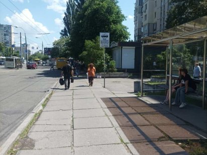 Здається маф пр-т. Свободи 17, 27м² великий потік людей Київ