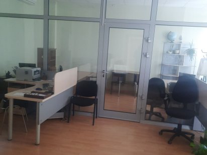 Офис 105м.кв. ул. В.Чапленка( р-он пл.Старомостовая), собственник Дніпро