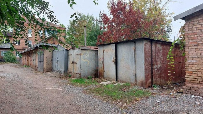 Гараж по Калнишевського. Для машини і всього іншого. - фото 1